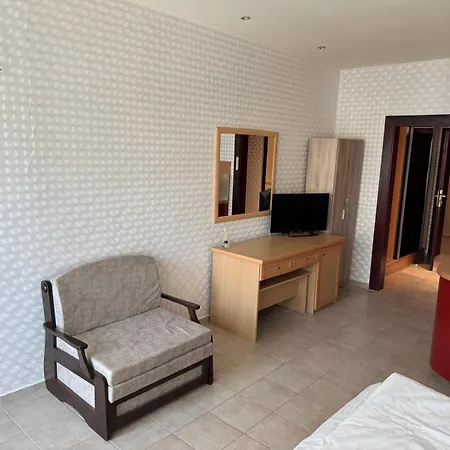 In Miramar Palace * Слънчев бряг
